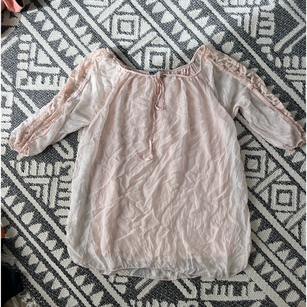 Women’s gorgeous Giulia light pink blouse with 100% silk lace. Made in Italy.